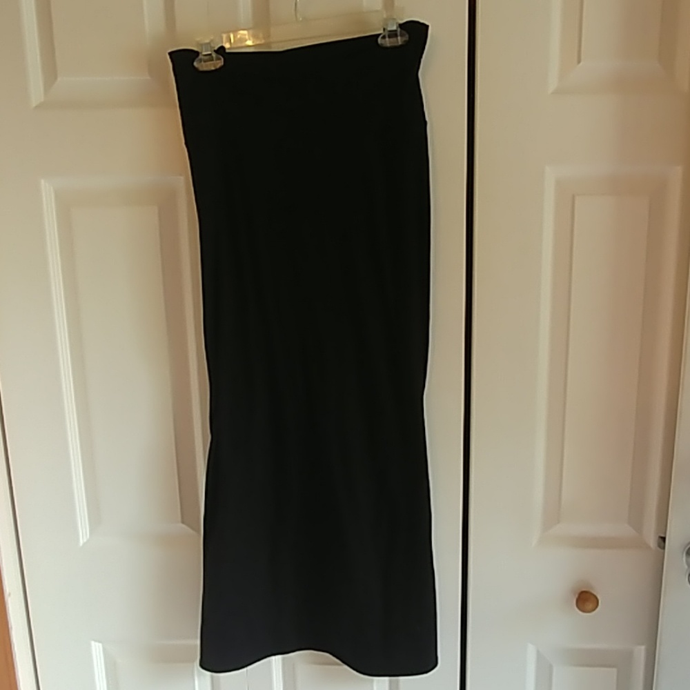 Bobbie Brooks plus size long black skirt, size 1X